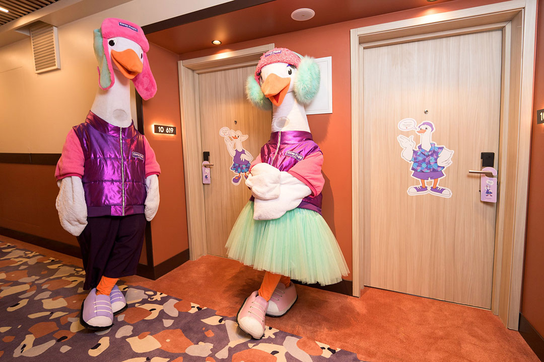 В Сочи Парк Отеле стартовали продажи именных номеров маскотов - гусей Гоши и Маргоши
